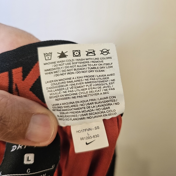 👍NWOT Nike black and orange fire dri-fit basketball shorts men size L US - Picture 5 of 6